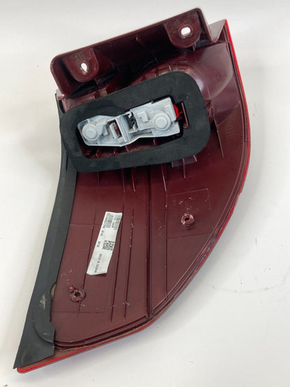 2004 2005 Toyota Sienna Right Side Tail Light Lamp Taillight Quarter Panel Assy