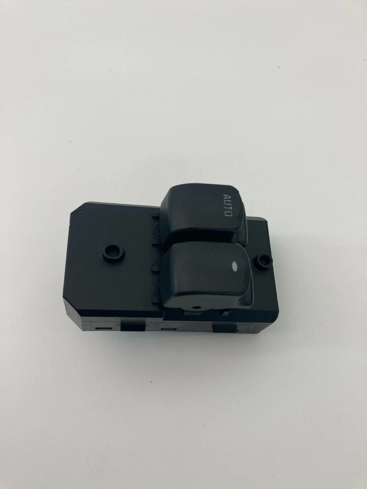 2005-2007 SATURN RELAY FRONT LEFT DRIVER SIDE WINDOW CONTROL SWITCH 15198643