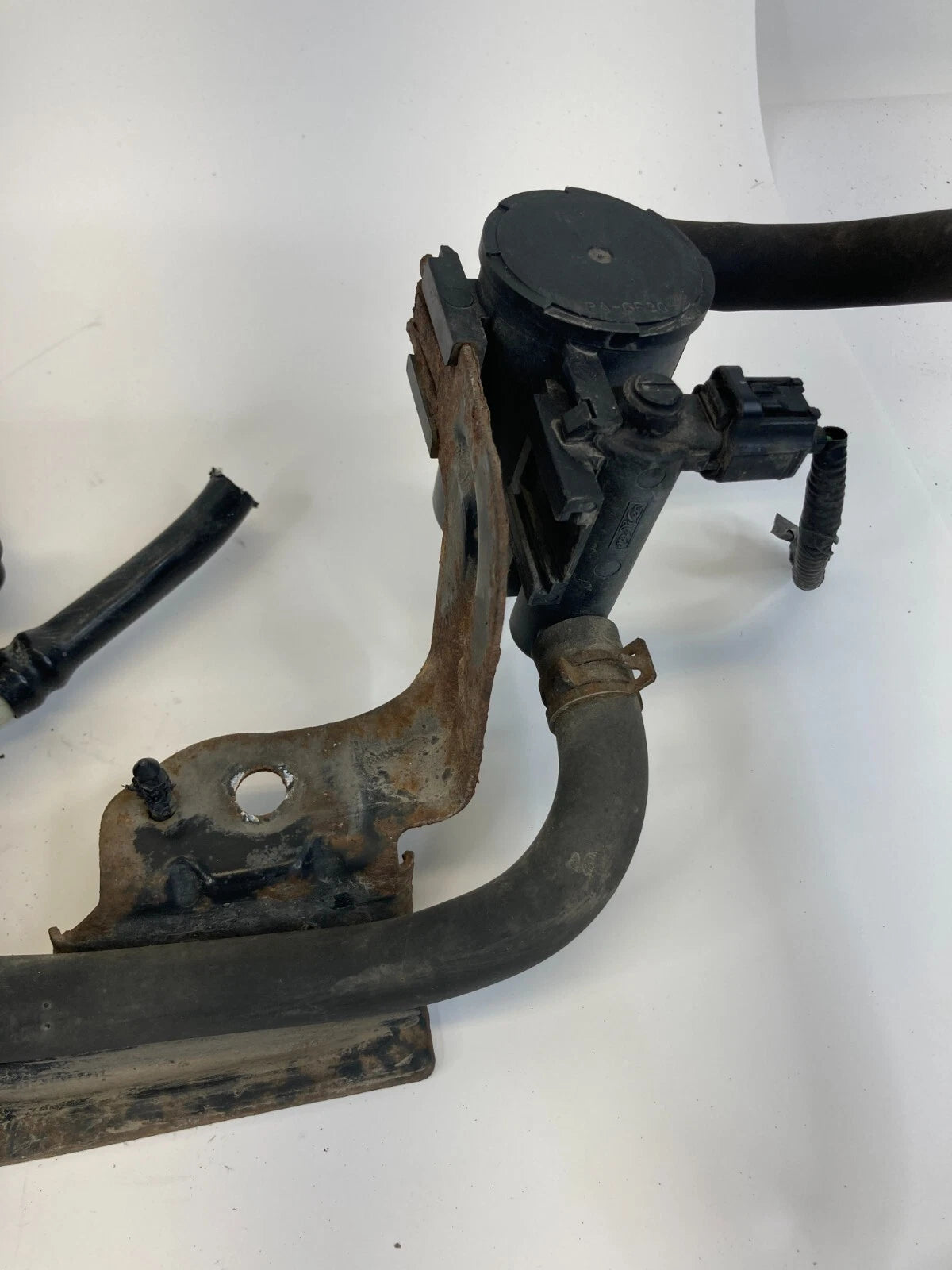 2007 2008 2009 2010 LINCOLN MKX SOLENOID FUEL VALVE VAPOR CANISTER OEM