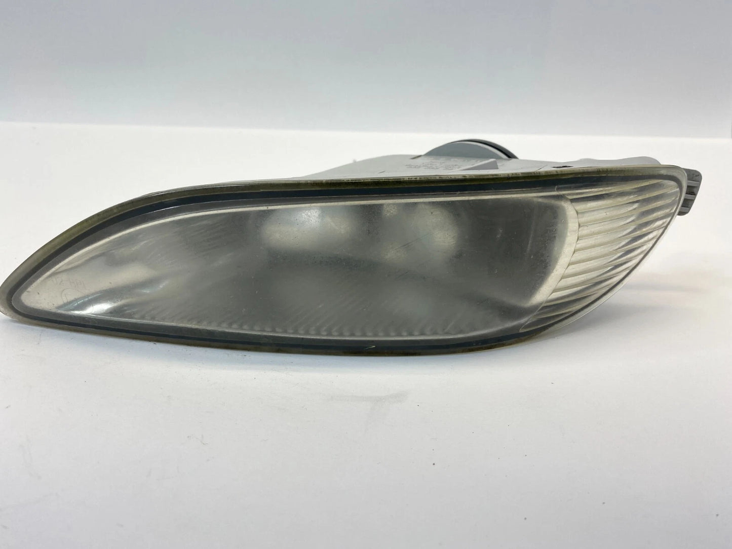 2002-2004 TOYOTA CAMRY SEDAN 4-DR FRONT LEFT DRIVER SIDE FOG LIGHT LAMP ASSEMBLY