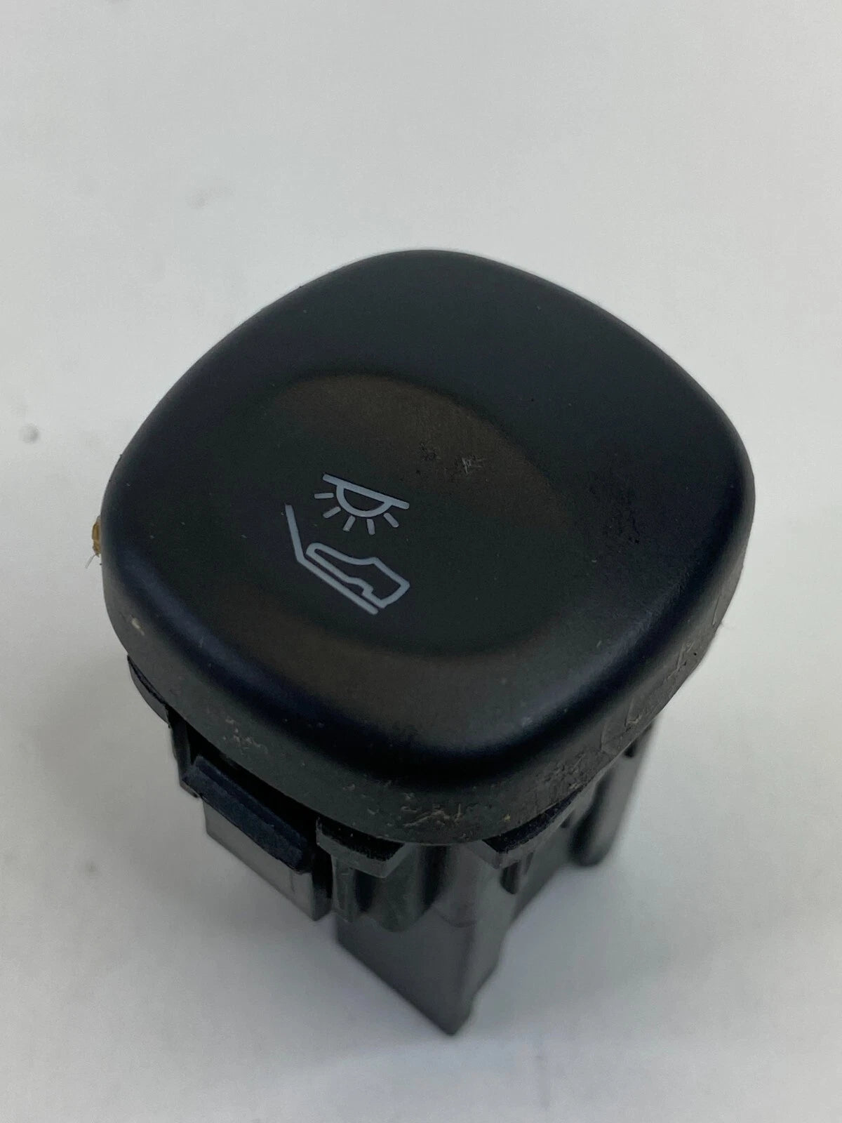 08-11 FORD ESCAPE AMBIENT COURTESY LIGHT CONTROL SWITCH BUTTON 8A8T-13D806-ABW