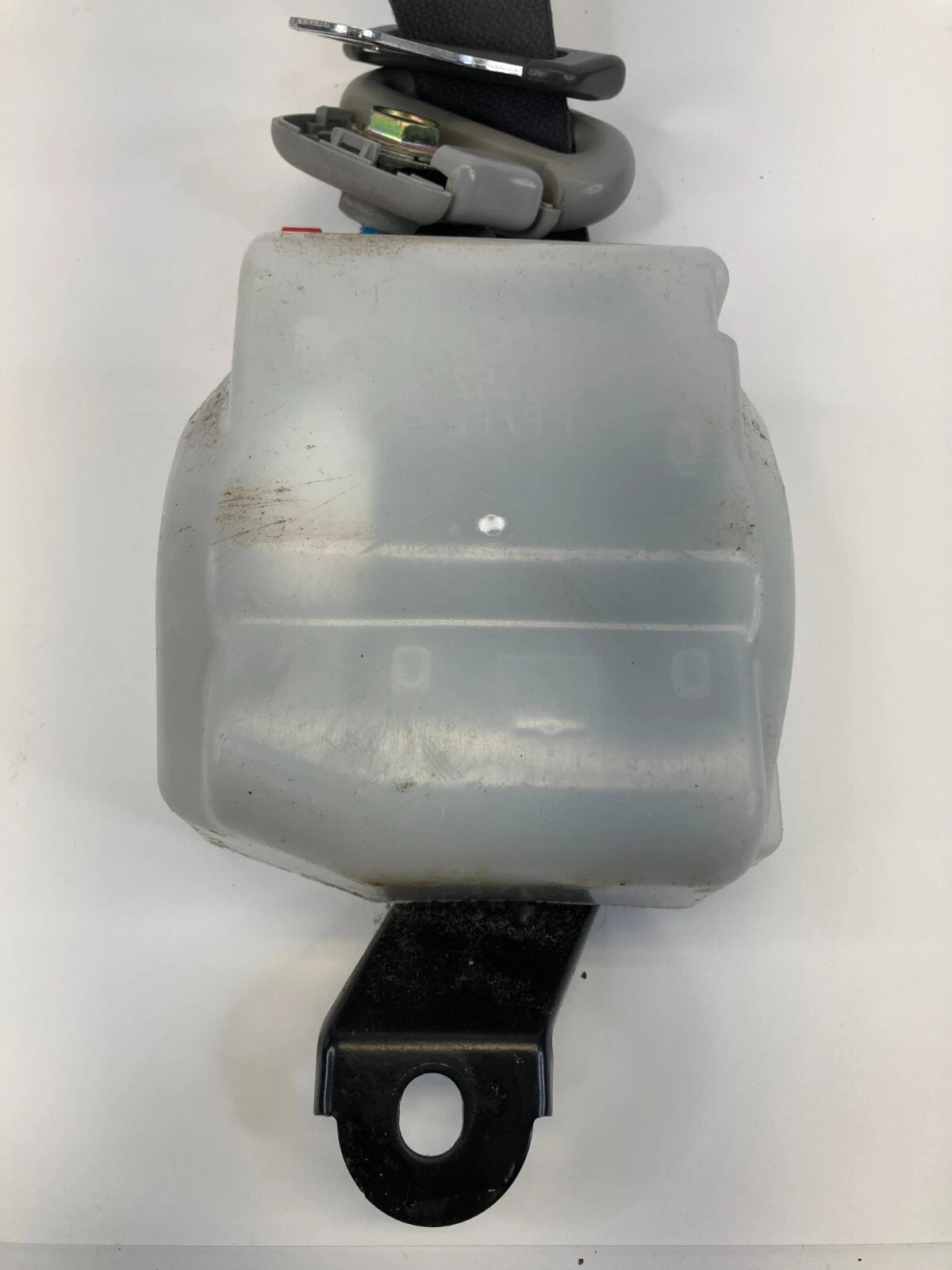 2003 2004 MITSUBISHI MONTERO SPORT FRONT LEFT DRIVER SEAT BELT RETRACTOR OEM