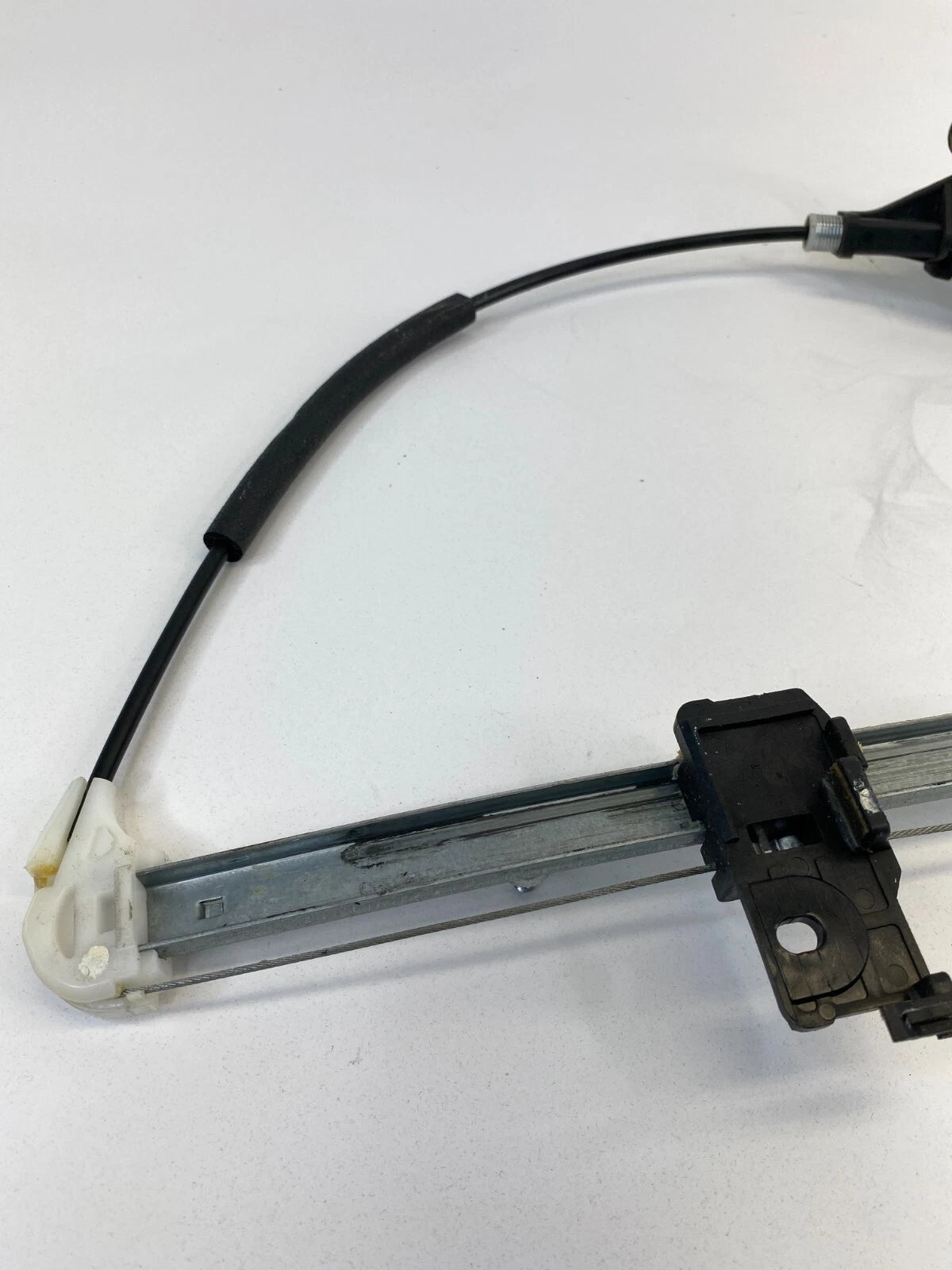 2004-2009 MAZDA 3 MAZDA3 SEDAN REAR RIGHT BACK SIDE DOOR MANUAL WINDOW REGULATOR