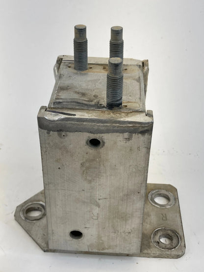 05-23 TOYOTA TACOMA FRONT BUMPER RIGHT PASSENGER SIDE EXTENSION BRACKET RETAINER