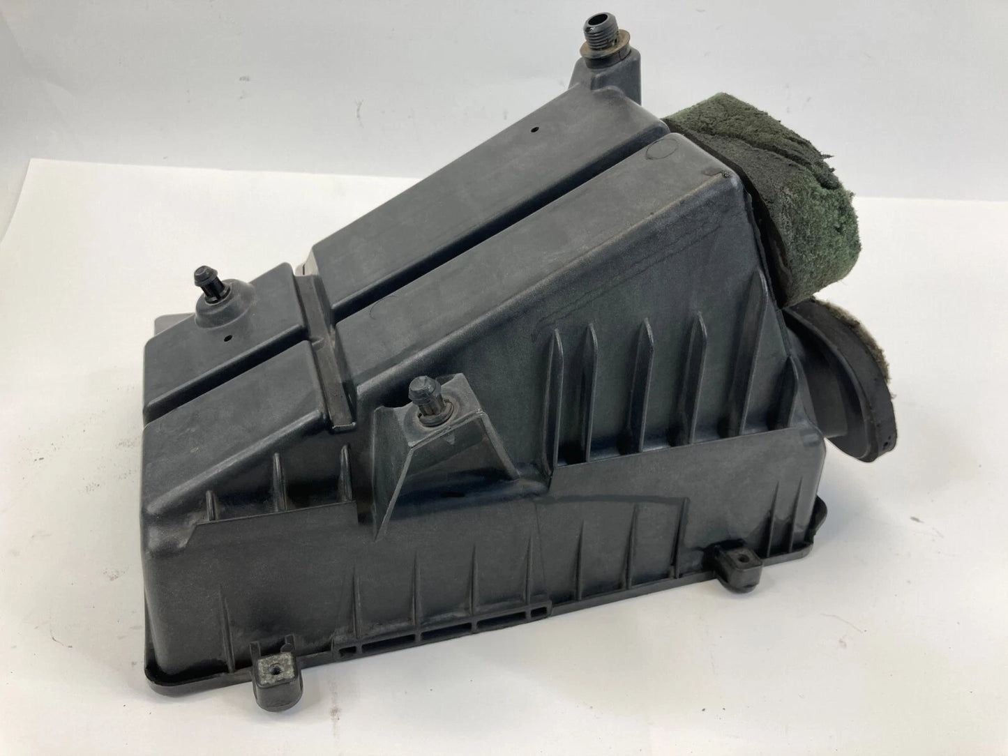 99-07 CHEVY SILVERADO 1500 AIR CLEANER INTAKE LOWER HOUSING COVER 25312859 OEM