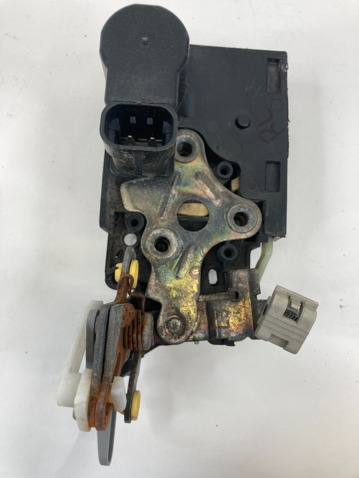 2000 GMC Yukon Rear Left Manual Door Lock Latch Actuator Release 16637779 OEM