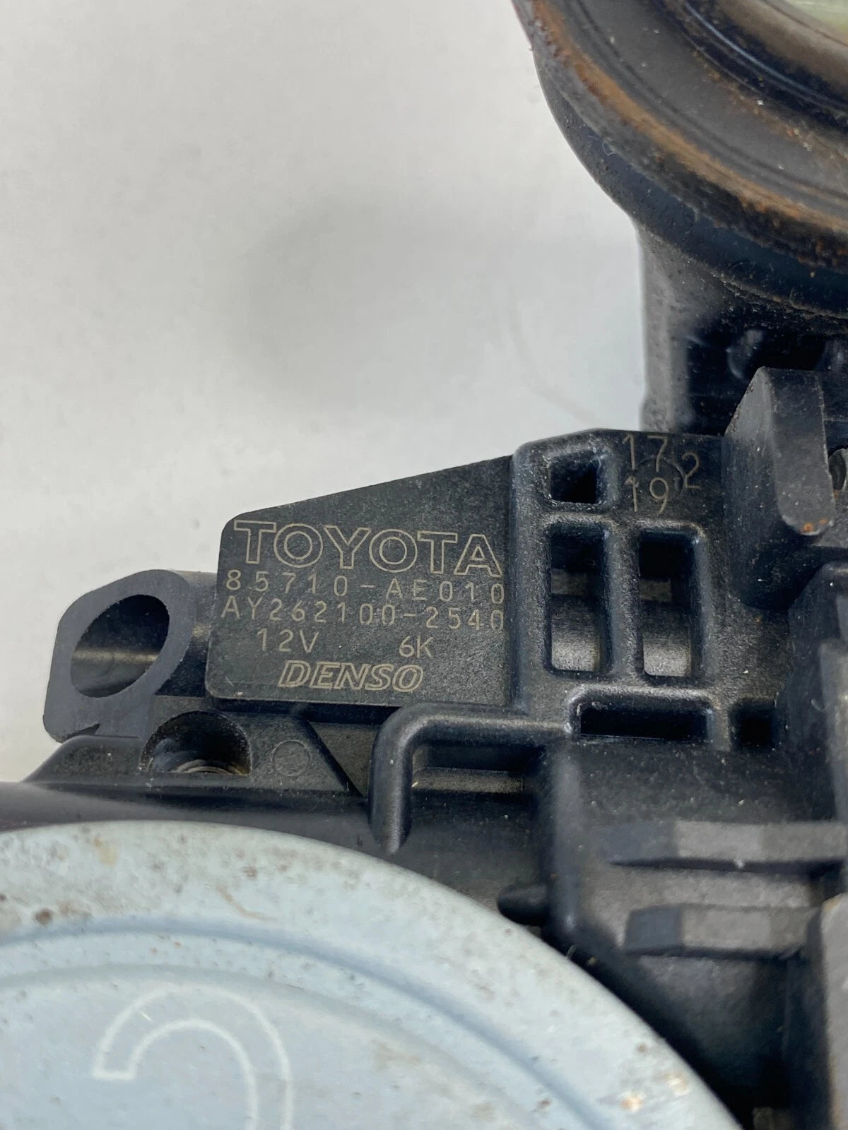 09-13 TOYOTA MATRIX 09-19 COROLLA FRONT RIGHT POWER WINDOW MOTOR 85710-AE010 OEM