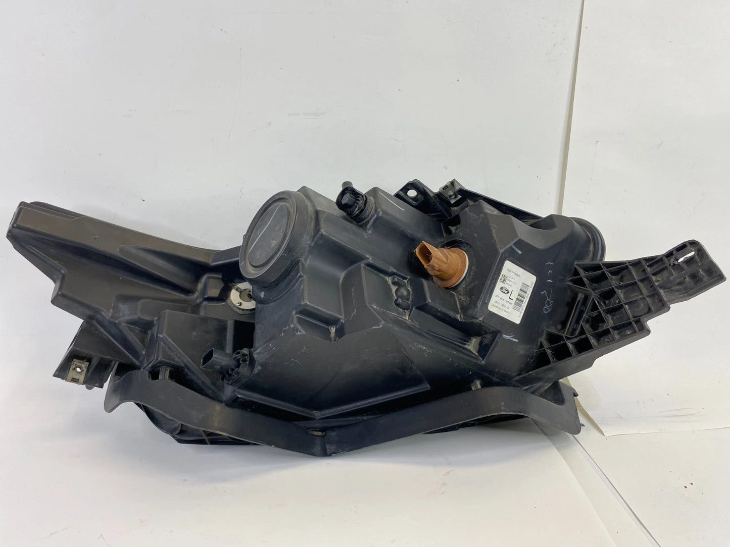 2013-2019 FORD TAURUS LEFT DRIVER HEADLIGHT HEADLAMP HALOGEN DG13-13006-DF OEM