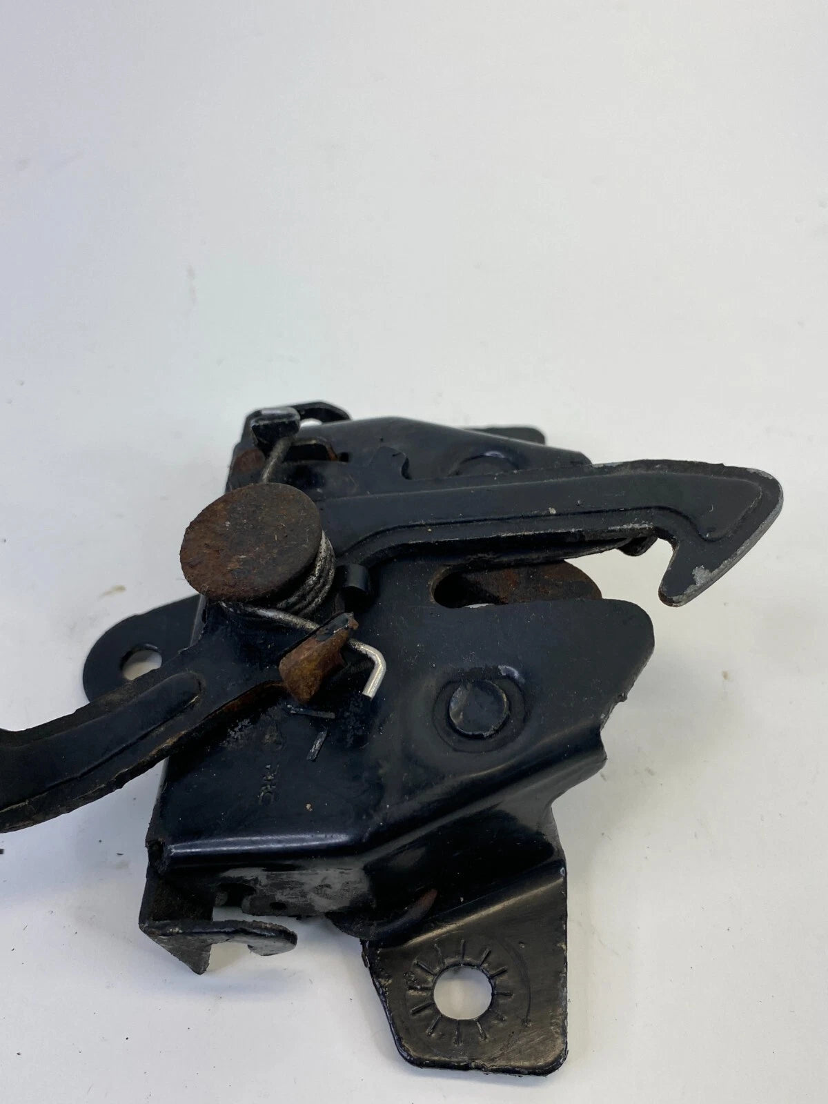 2005-2009 HYUNDAI TUCSON FRONT ENGINE HOOD LOCK LATCH CATCH ASSEMBLY OEM FACTORY
