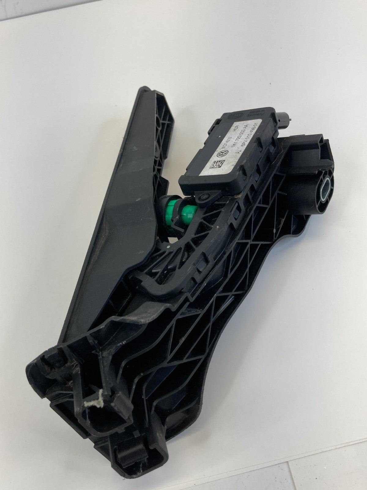 2009-2017 Volkswagen CC Gas Accelerator Pedal Assembly 1K1-723-503-AA OEM