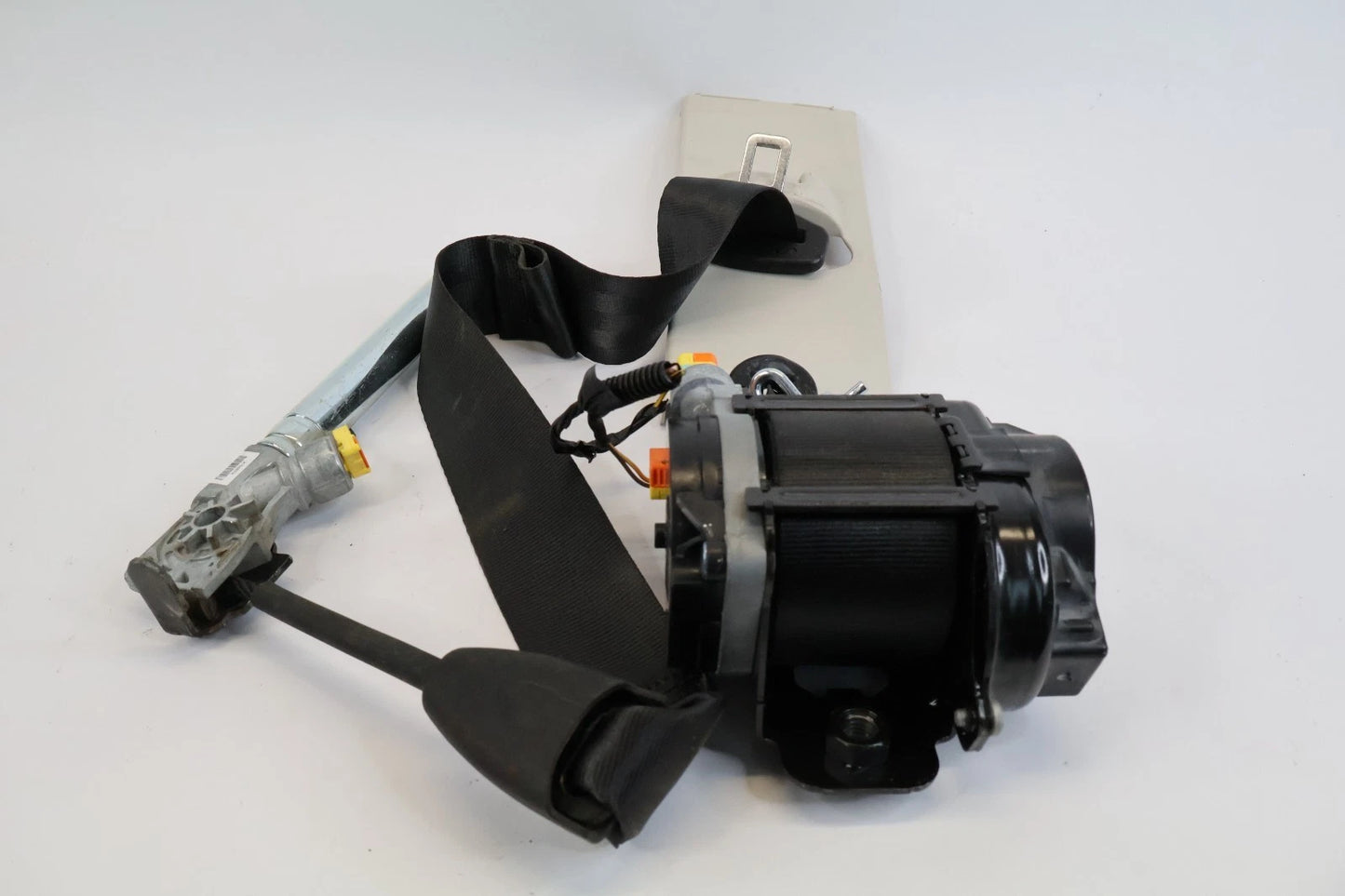 2015-2018 FORD FOCUS FRONT RIGHT SEAT BELT RETRACTOR ASSEMBLY OEM DM51-61294-DEW