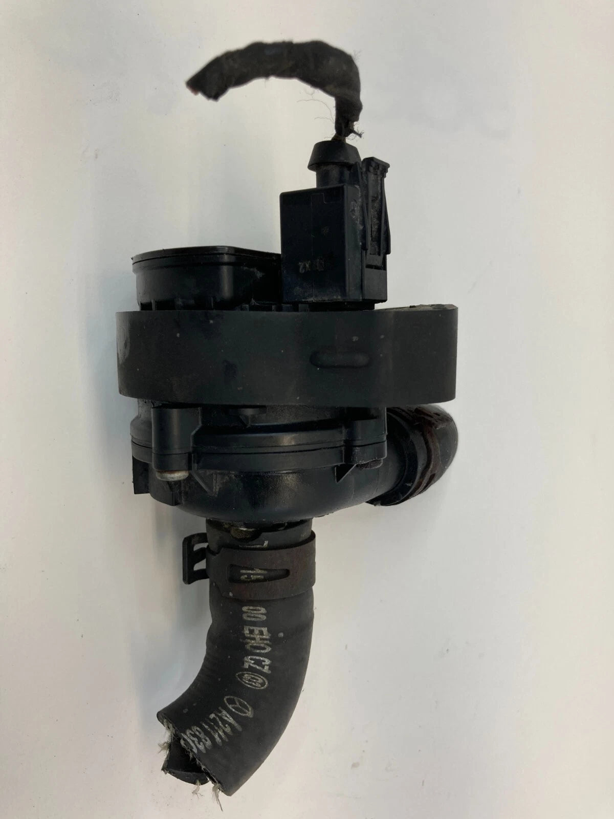 03-09 MERCEDES-BENZ E320 3.2L ENGINE COOLANT AUXILIARY WATER PUMP A2118350028