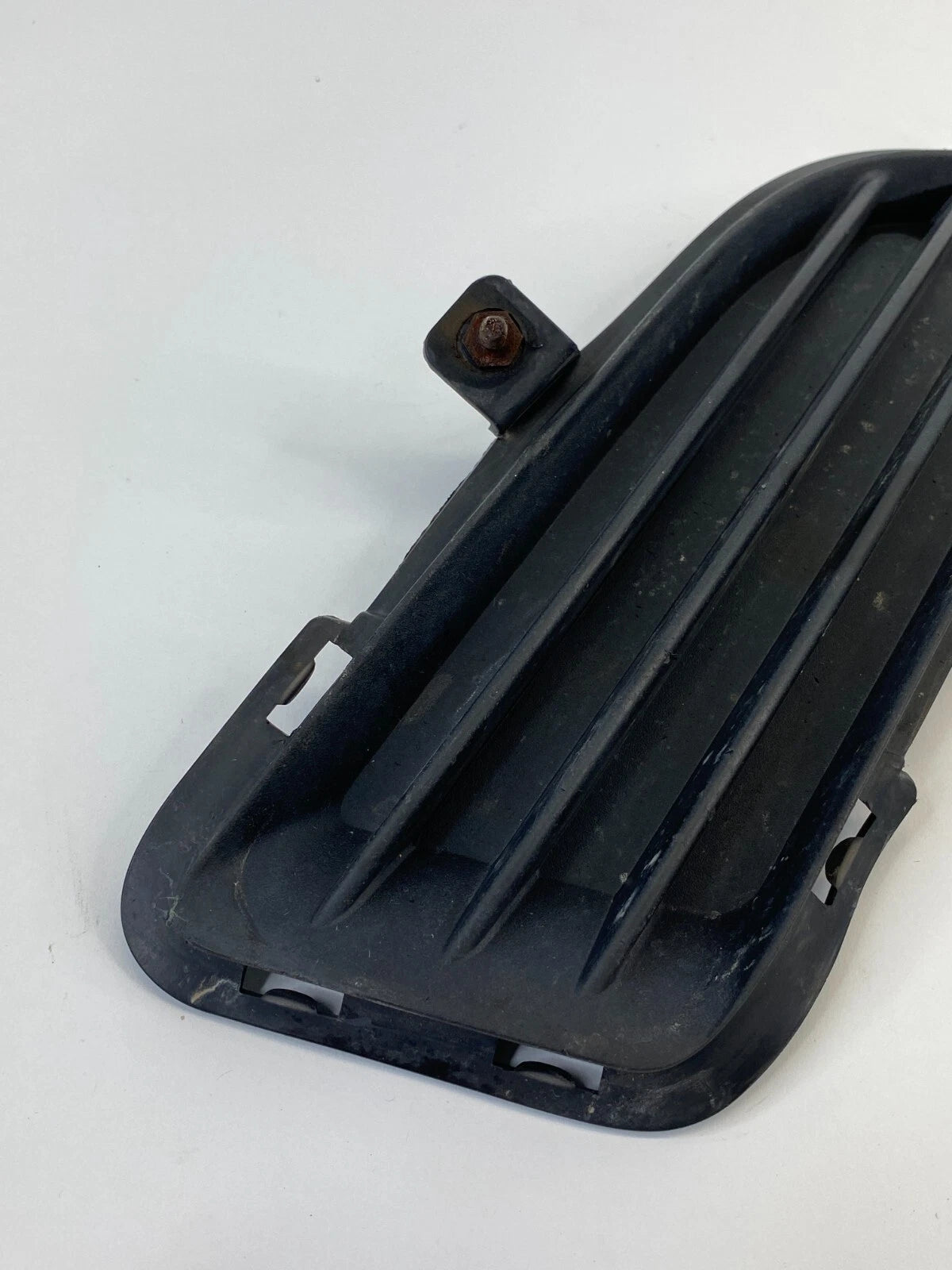 2006-2008 HYUNDAI SONATA FRONT BUMPER RIGHT FOG GRILLE HOLE COVER 86513-3K000