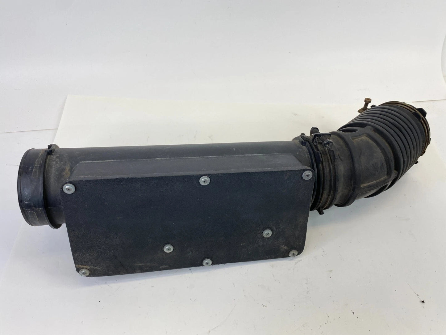 2009-2011 KIA BORREGO 3.8L V6 ENGINE AIR INTAKE HOSE DUCT TUBE OEM 28139-2J200