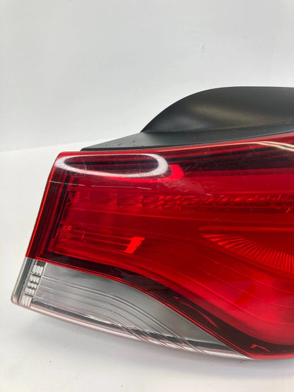 14-16 HYUNDAI ELANTRA RIGHT PASSENGER TAILLIGHT TAIL LAMP OUTER 92402-3Y500 US
