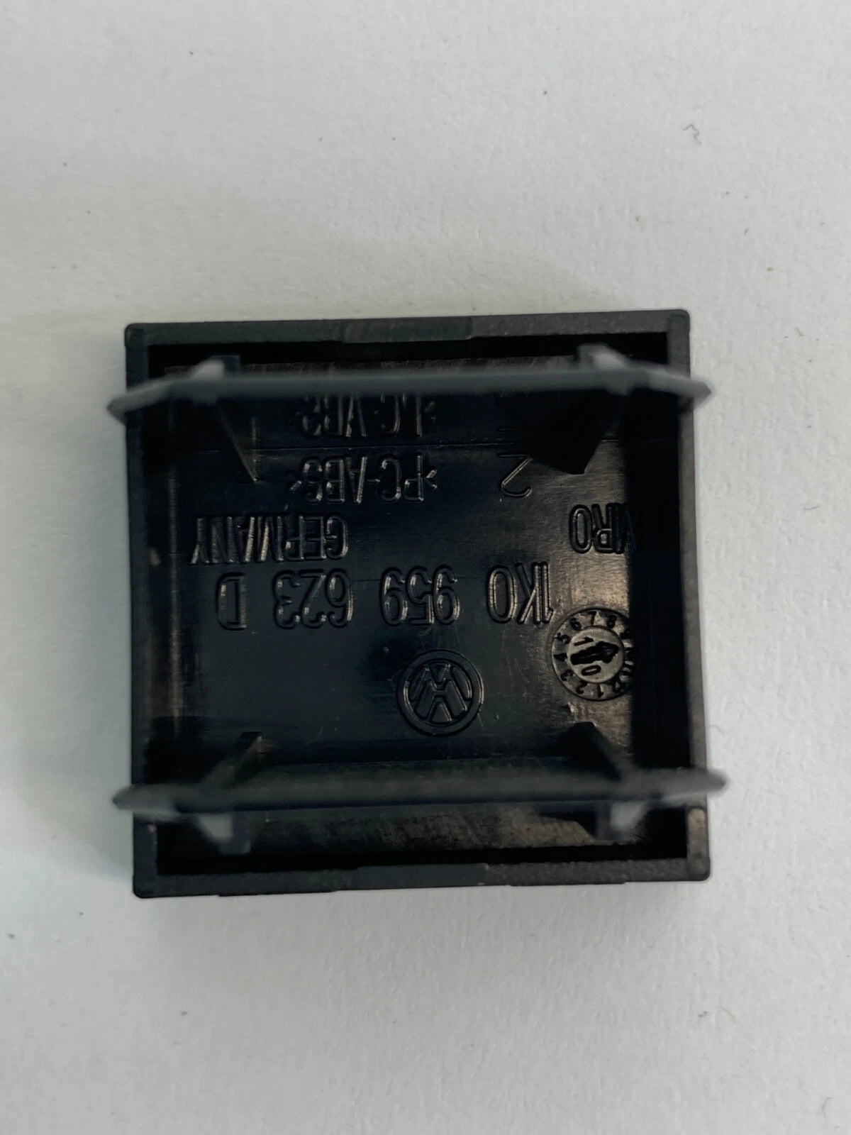 2009-2011 VW VOLKSWAGEN TIGUAN DASH BLANK INNER COVER HOLE SWITCH 1K0959623D OEM