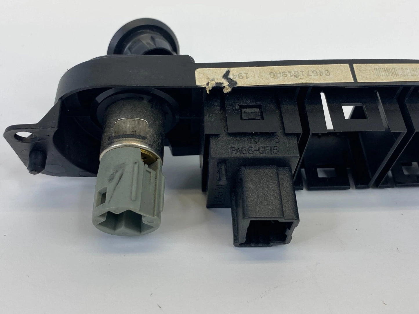 2001-2005 CHRYSLER PT CRUISER DASH SWITCH SURROUND TRIM BEZEL W/ POWER OUTLET