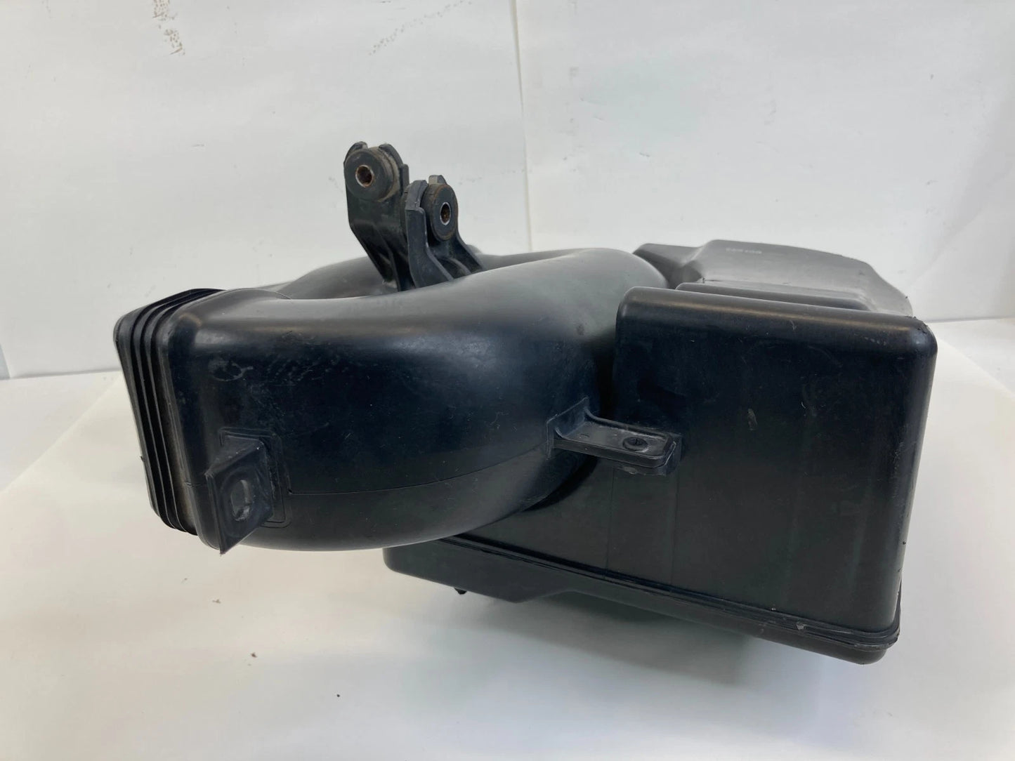 2014-2019 Kia Soul Air Intake Cleaner Hose Tube Duct w/Resonator 28220-B2000 OEM