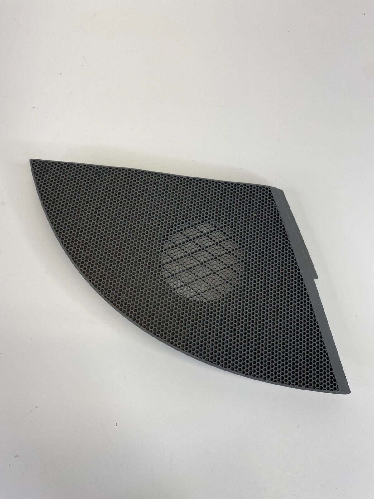 04-10 Toyota Sienna Dash Upper Left Side Speaker Trim Grill Cover 55472-AE010