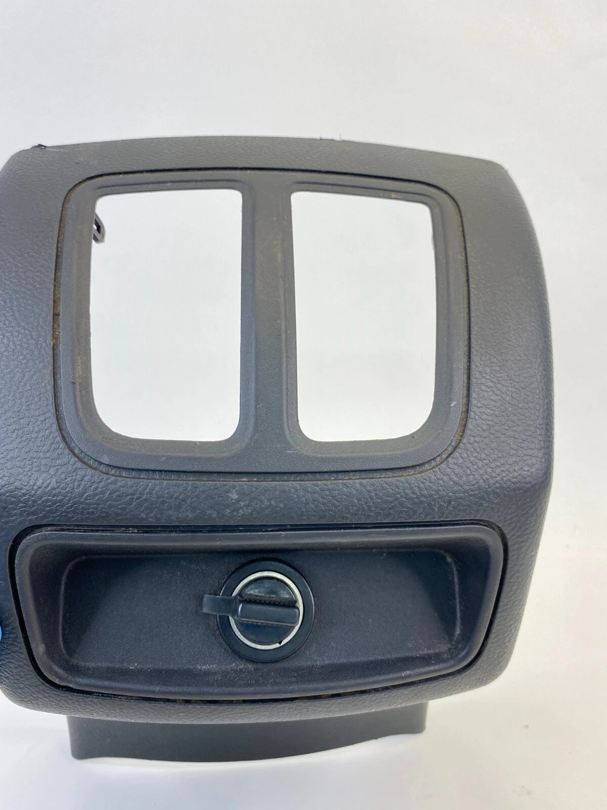 2010-2012 FORD TAURUS REAR CENTER CONSOLE COVER PANEL TRIM W SOCKET AG13-54045