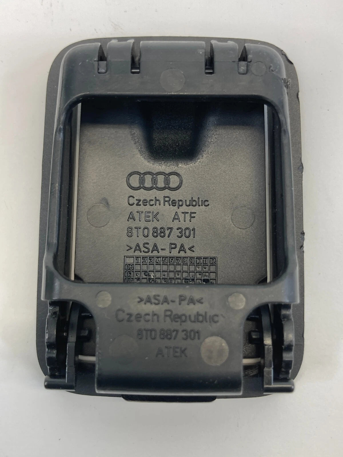 2013-2016 AUDI A4 CHILD RESTRAINT ANCHOR PLATE BEZEL HOOK COVER TRIM 8T0-887-301