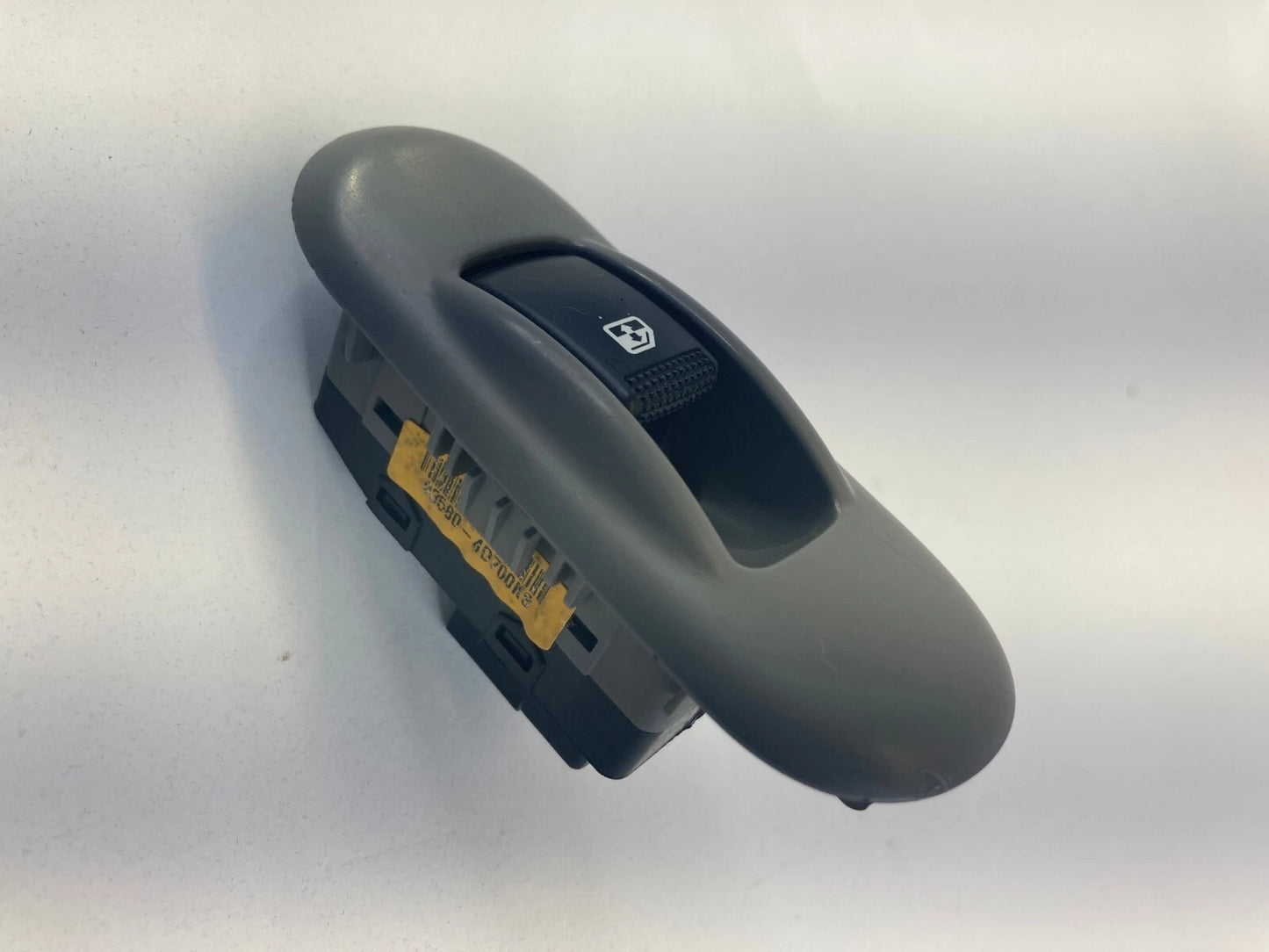 2006-2012 KIA SEDONA REAR RIGHT PASSENGER DOOR POWER WINDOW SWITCH 93580-4D700KS