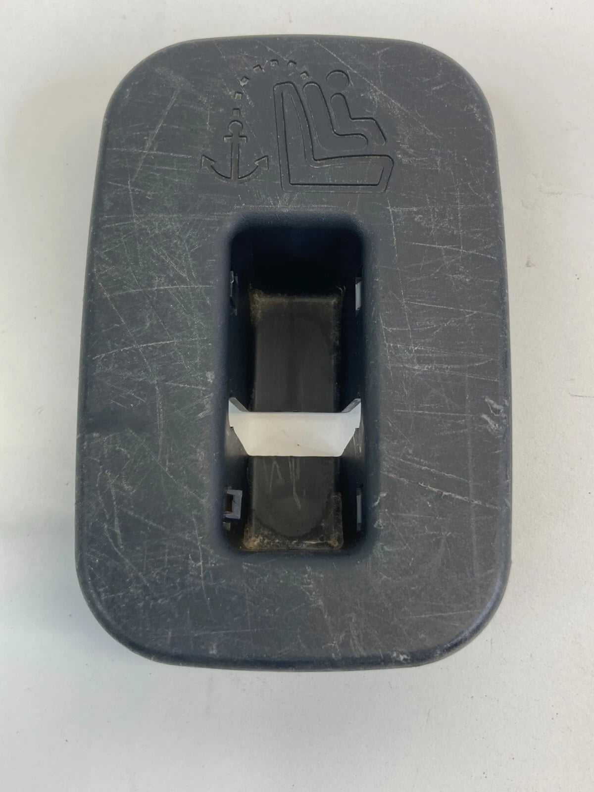 2010 2011 KIA SOUL REAR DECK CHILD SEAT ANCHOR CAP LID TRIM BEZEL 89391-2K020