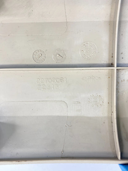2002-2005 SATURN VUE FRONT CENTER CONSOLE LOWER COVER TRIM PANEL BEZEL 22702061