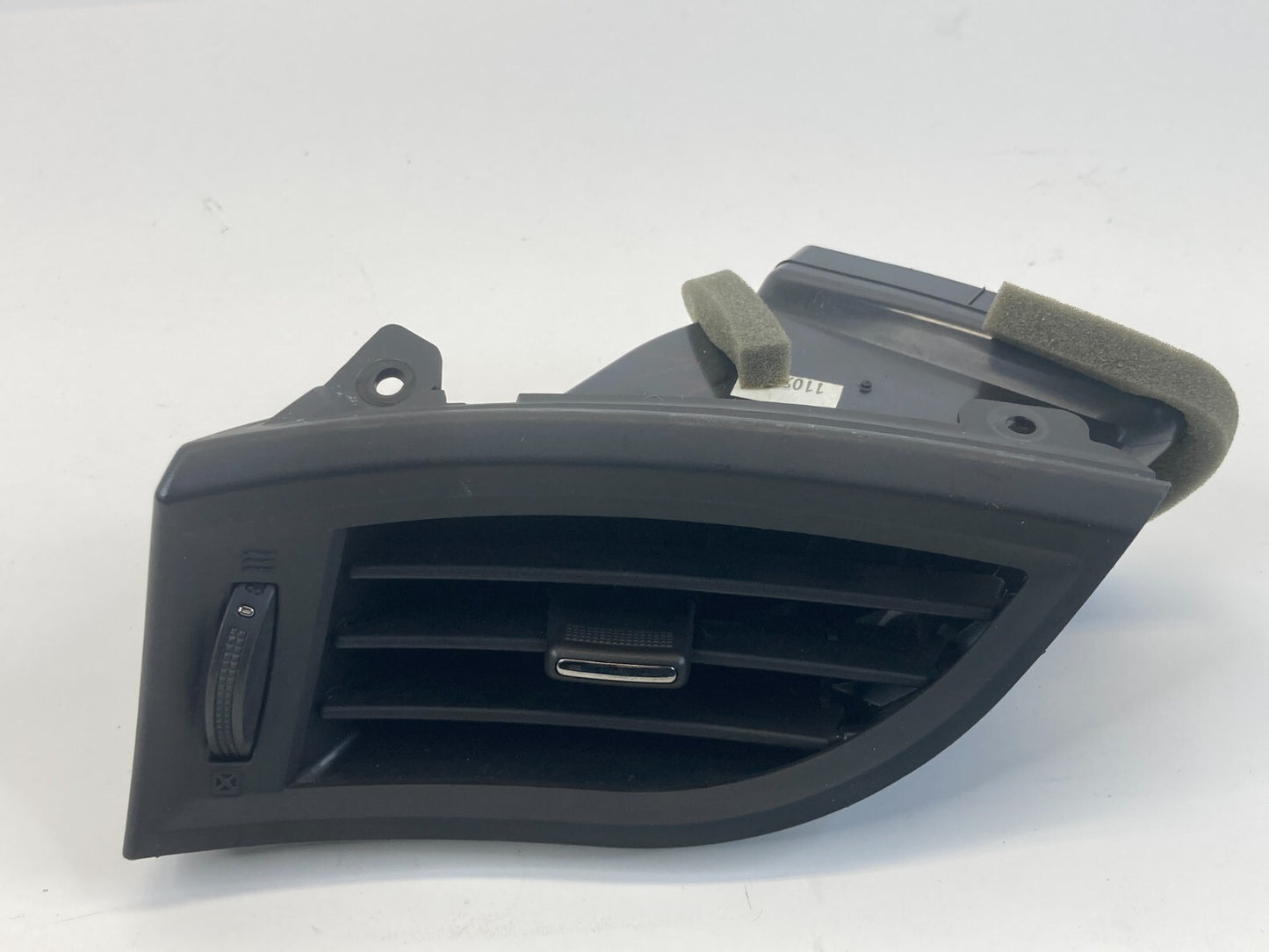 2010-2016 Buick LaCrosse Dash Left Side A/C Outer Air Vent Grille Outer OEM