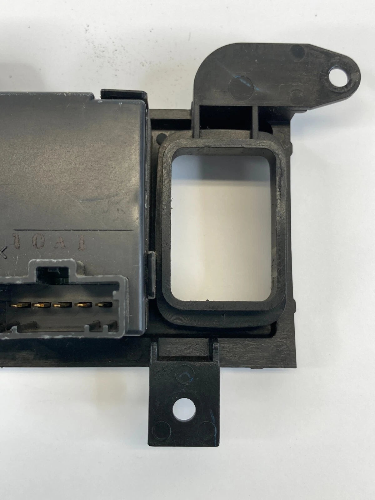 1999-2004 HONDA ODYSSEY CENTER DASH DIGITAL CLOCK DISPLAY TRIM BEZEL OEM