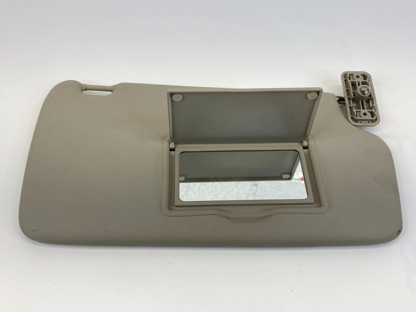 2014-2019 FORD FIESTA SEDAN FRONT RIGHT PASSENGER SIDE SUNVISOR SUN VISOR SHADE