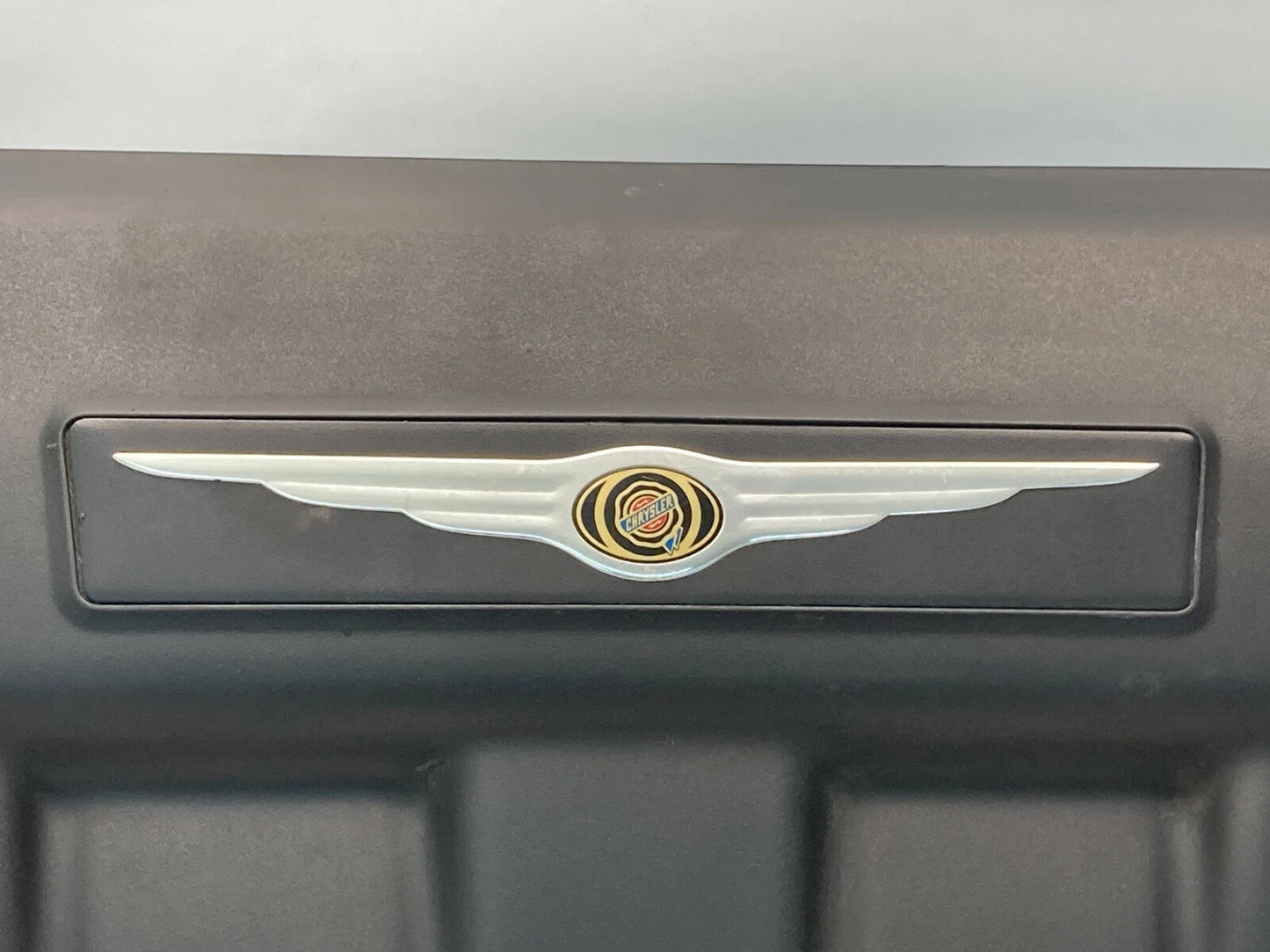 2004 2005 2006 CHRYSLER PACIFICA 3.5L ENGINE COVER APPEARANCE SHIELD 04591919AD
