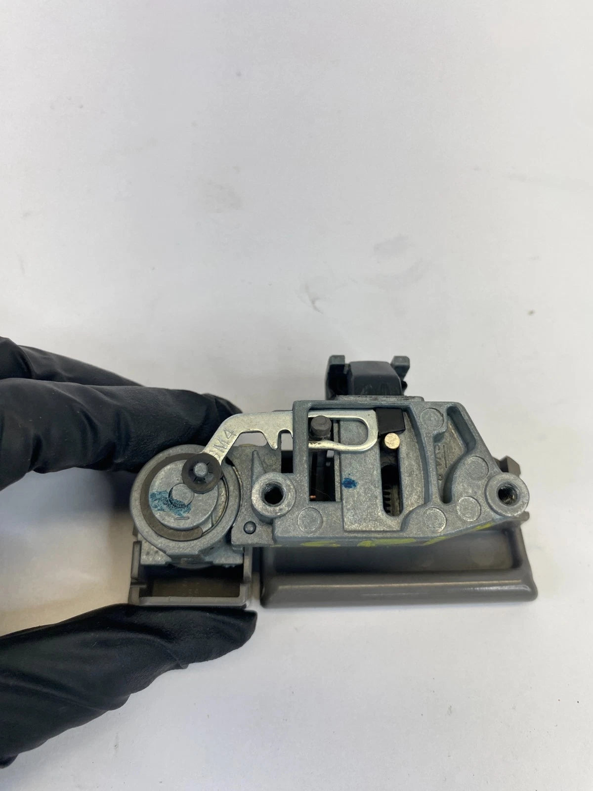 1999-2004 HONDA ODYSSEY GLOVE BOX DOOR COMPARTMENT LOCK LATCH HANDLE RELEASE OEM
