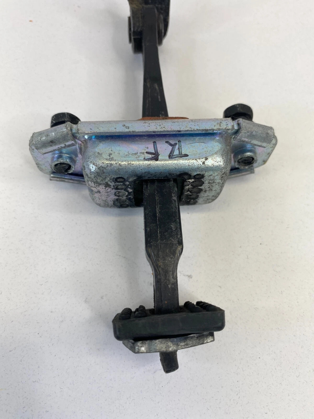 2006-2011 KIA RIO RIO5 HATCHBACK FRONT RIGHT PASSENGER DOOR CHECK STOPPER DETENT