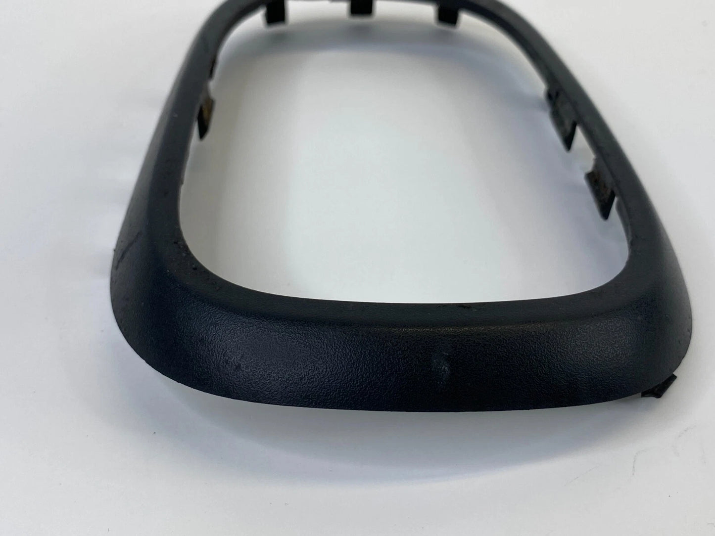 2007-2011 HYUNDAI ACCENT GEAR SHIFTER CONSOLE TRIM BEZEL SURROUND 846311E100 OEM