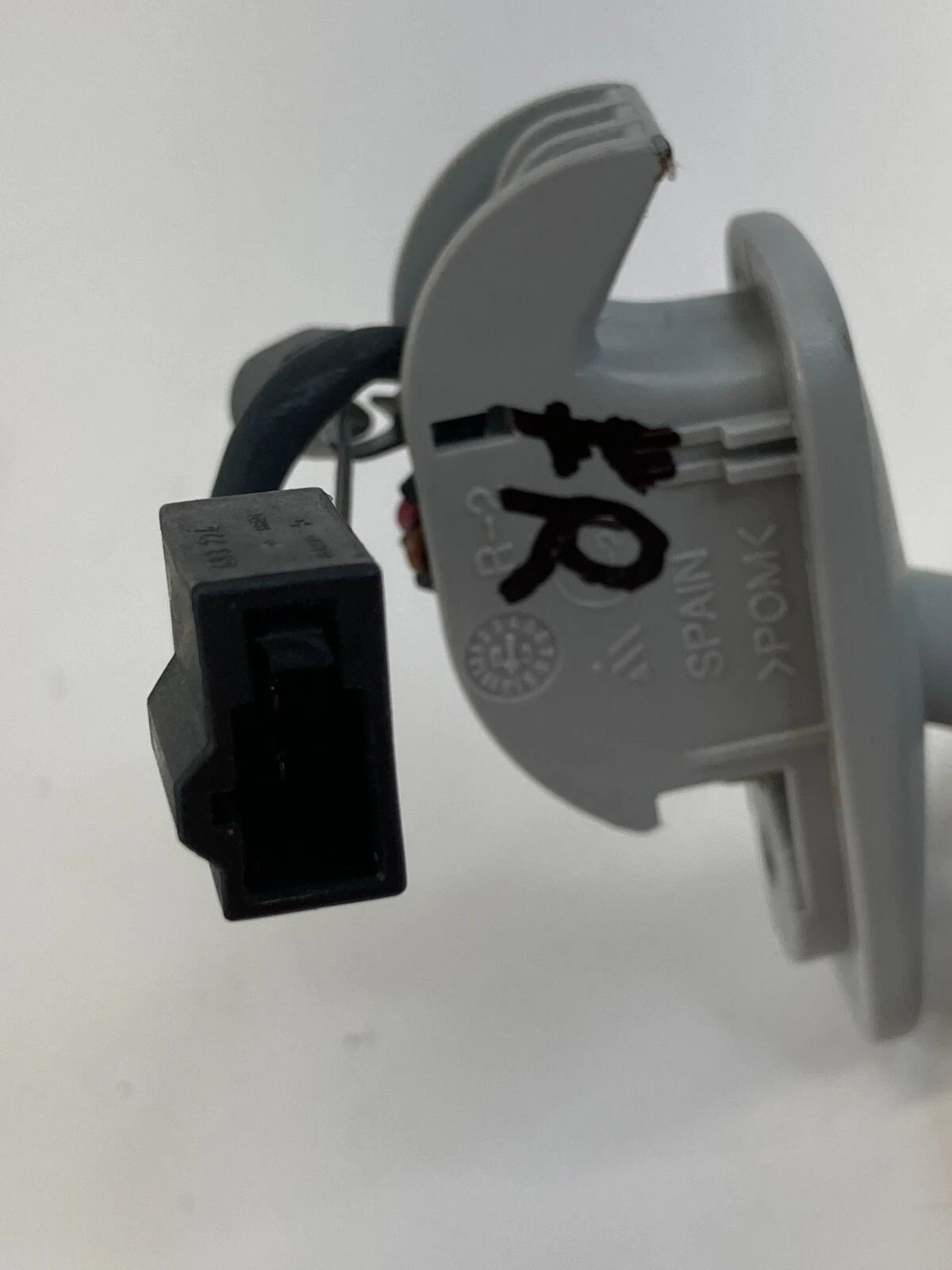 2001-2005 VOLKSWAGEN NEW BEETLE FRONT SUN VISOR SET LEFT RIGHT PAIR ASSEMBLY OEM