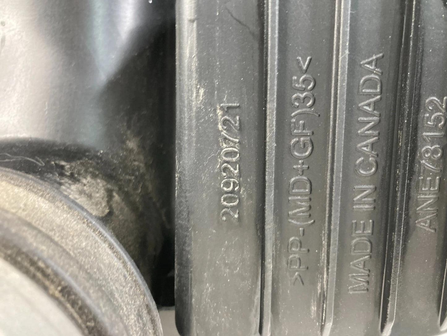 2010-2017 EQUINOX TERRAIN 2.4L AIR INTAKE RESONATOR OUTLET DUCT HOSE 20920721