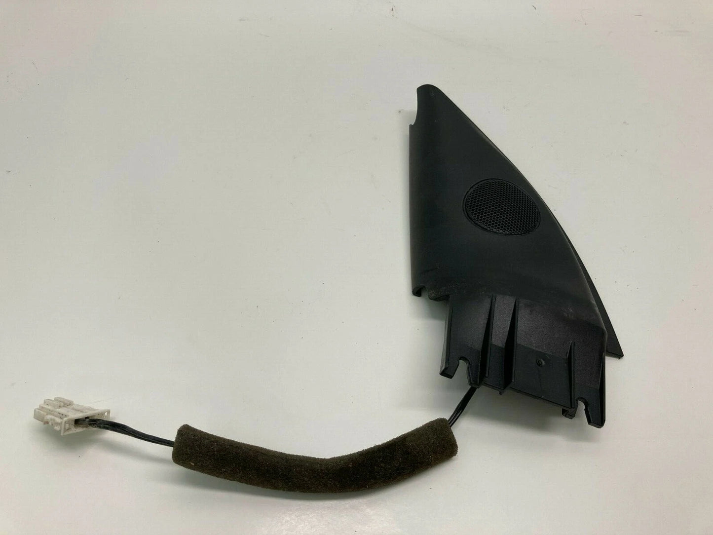02-05 VOLKSWAGEN PASSAT LEFT DRIVER DOOR TWEETER SPEAKER CORNER COVER 3B0837973L