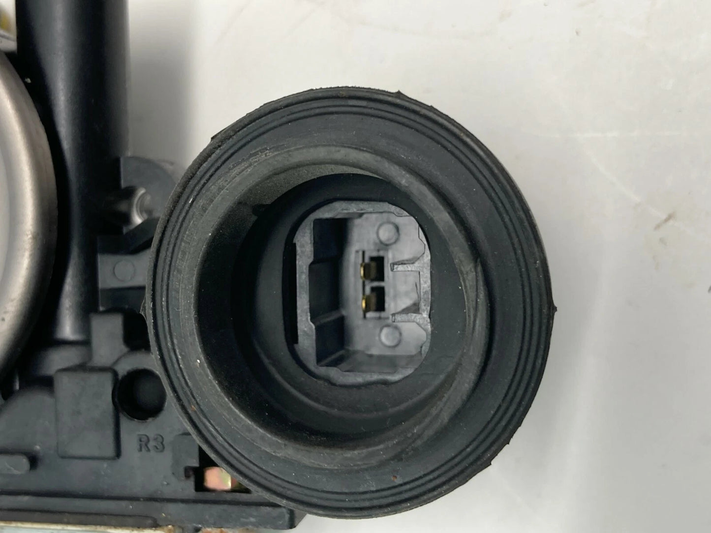 02-06 TOYOTA CAMRY 03-08 MATRIX COROLLA REAR LEFT SIDE WINDOW MOTOR 85710AA050