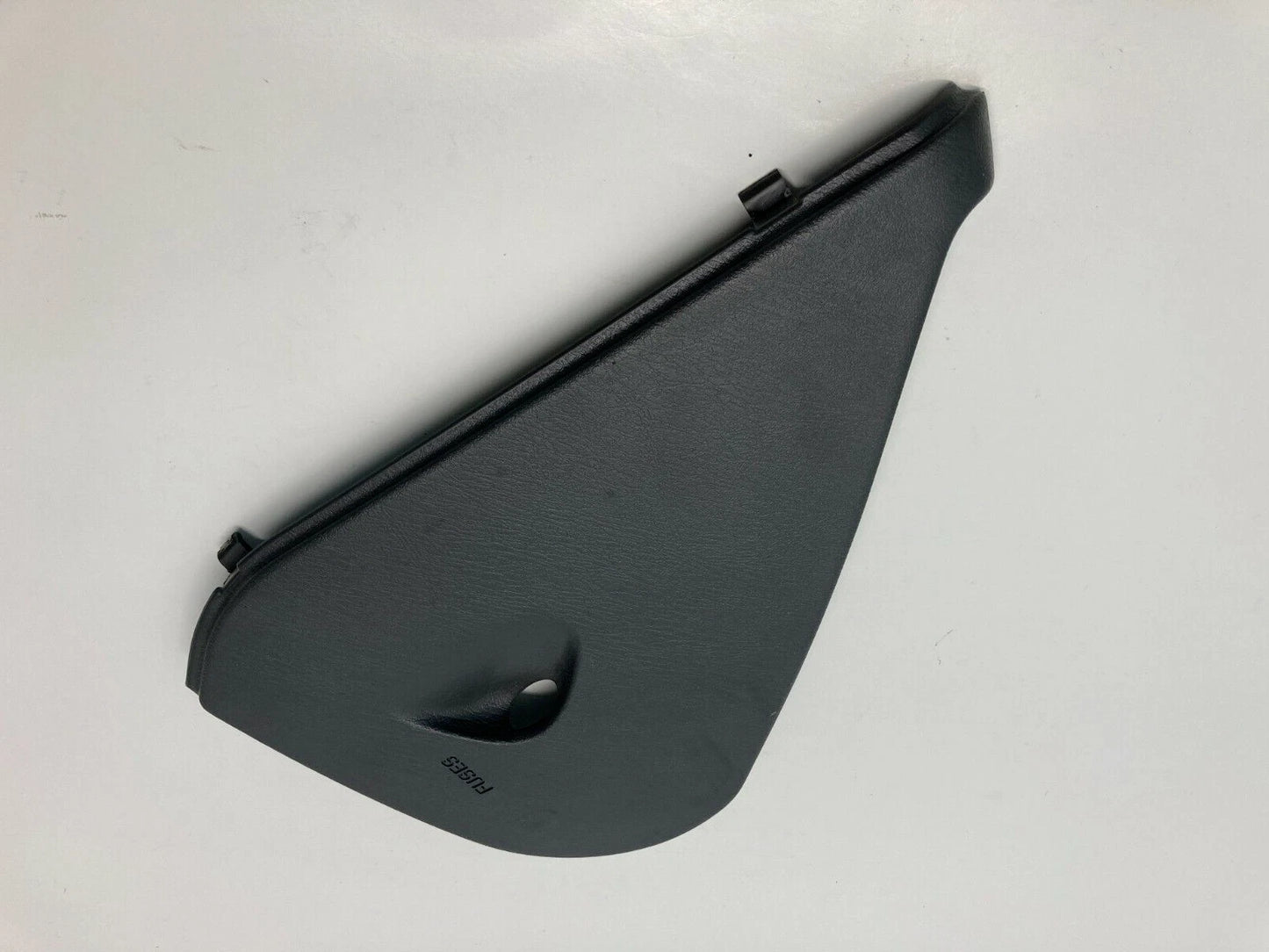 1999-2005 PONTIAC GRAND AM DASH RIGHT PASSENGER SIDE FUSE ACCESS COVER 22618850