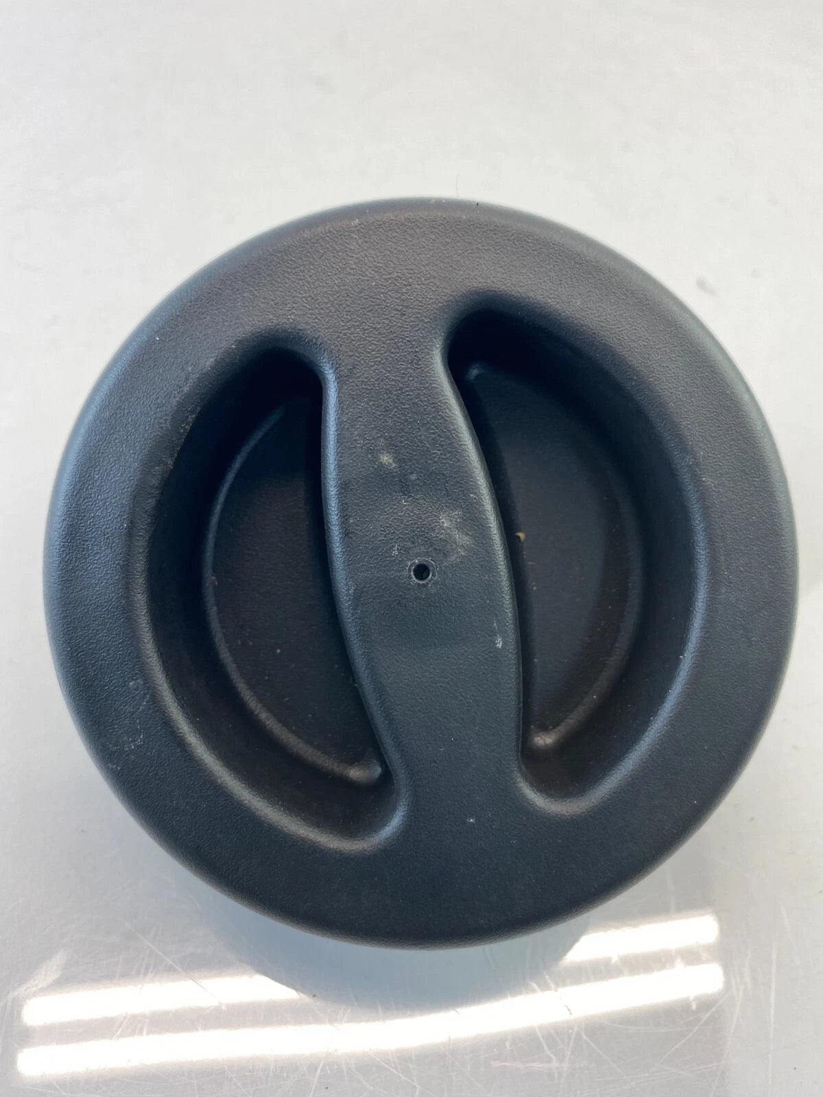 2005-2012 CHEVROLET EQUINOX SUV 4-DR SPARE TIRE LOCK DOWN HOLDER BOLT ASSEMBLY