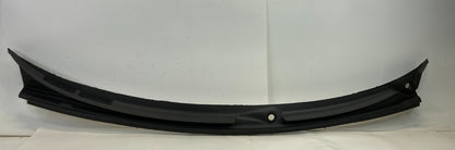 1999 2000 BMW 323i Front Lower Windshield Cowl Panel Cover Top Trim 8-208-483