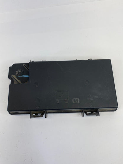 2009 2010 Volkswagen Routan 4.0L Engine Relay Fuse Box Lid Cover R62337-001