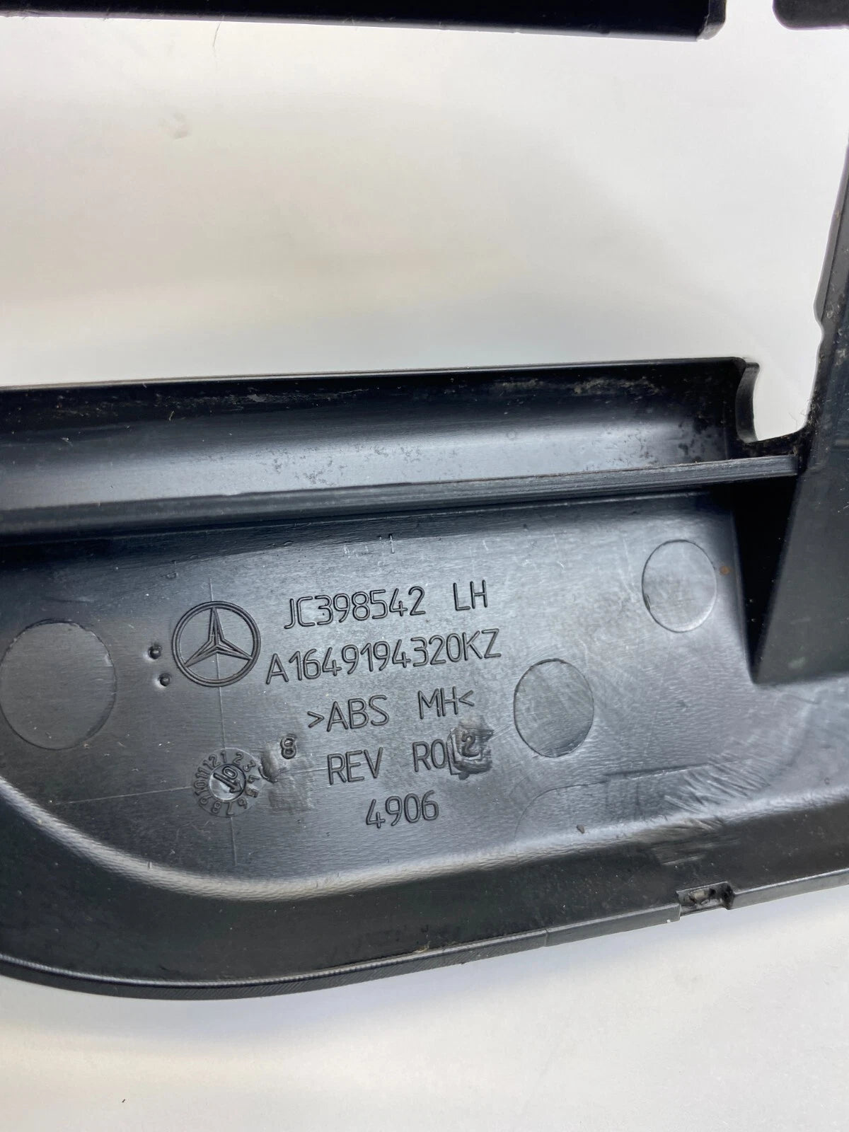 2006-2011 MERCEDES-BENZ ML350 ML 350 FRONT LEFT SIDE SEAT TRACK COVER TRIM OEM