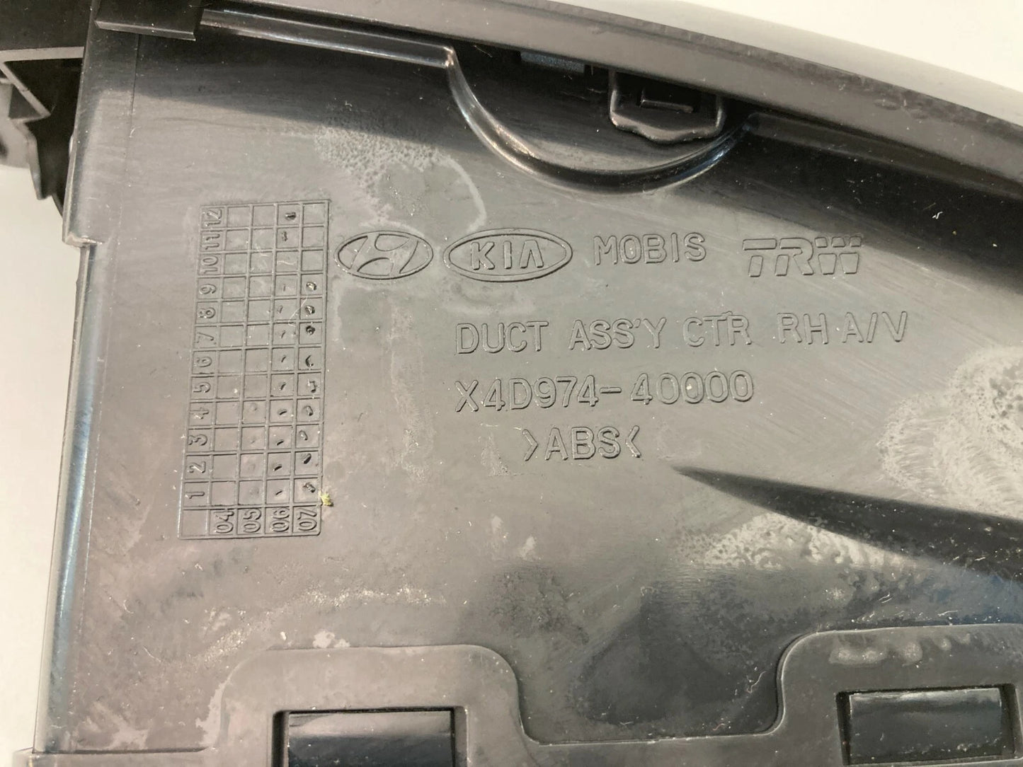 2007 2008 HYUNDAI ENTOURAGE CENTER DASH RIGHT SIDE AC AIR VENT X4D974-4000 OEM
