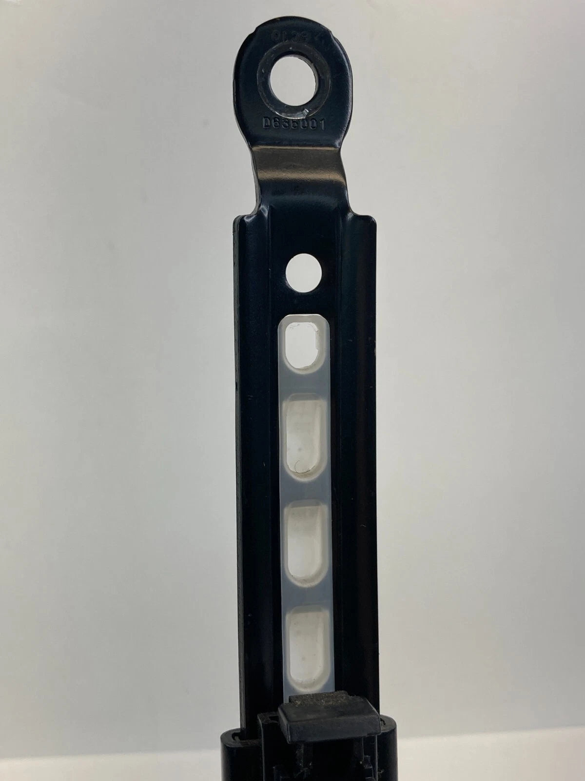 2009-2013 INFINITI G37 SEDAN FRONT LEFT DRIVER SEAT BELT HEIGHT ADJUSTER D526001