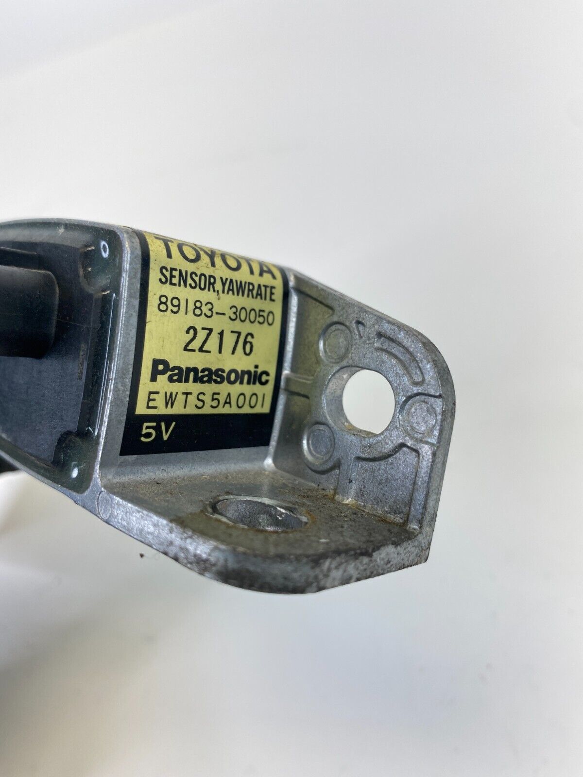 1998-2005 Lexus GS300 01-05 GS430 Yaw Rate Sensor Control Module 89183-30050 OEM