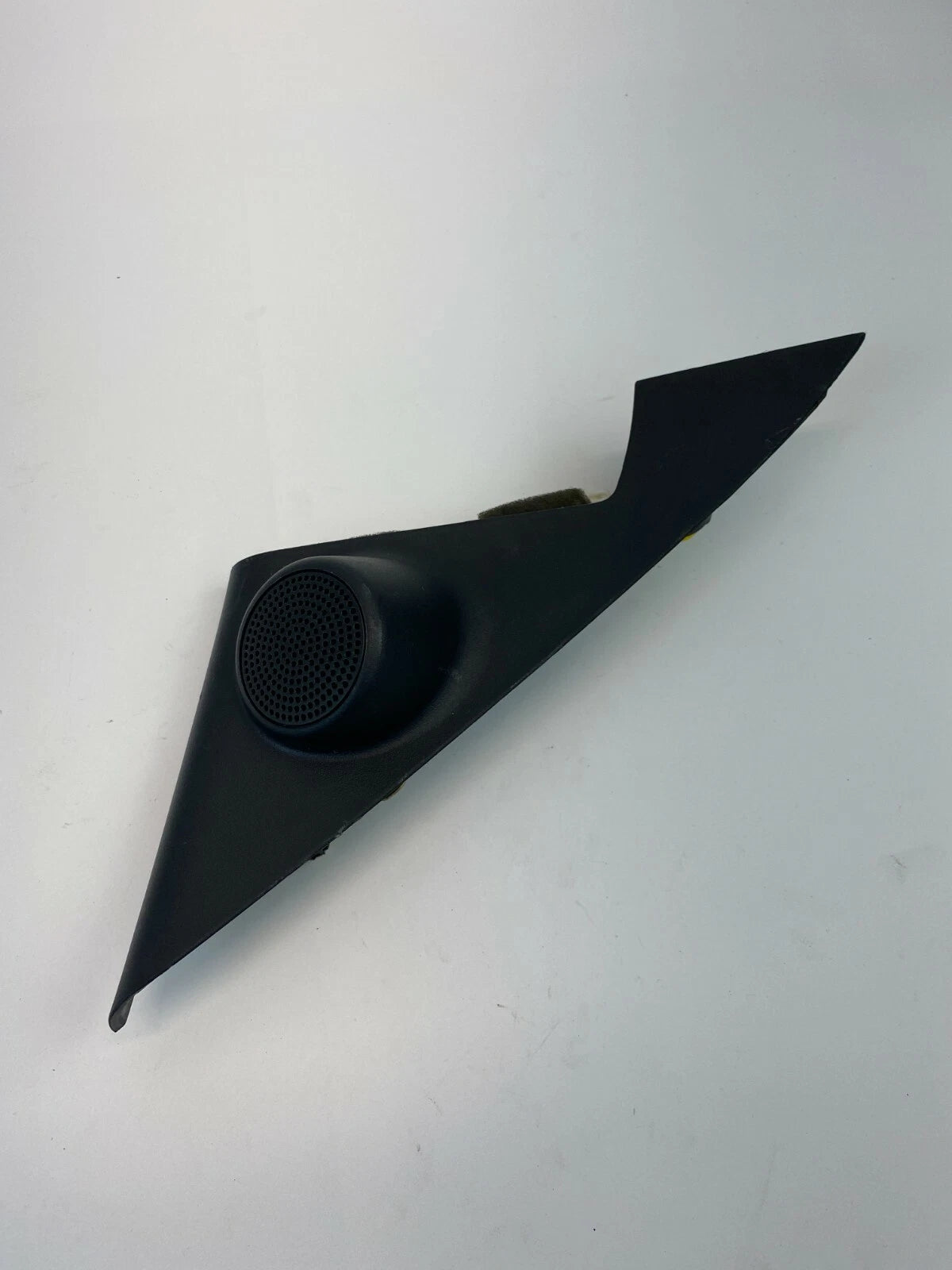 2006-2010 KIA OPTIMA FRONT RIGHT PASSENGER SIDE UPPER TRIANGLE TWEETER COVER OEM