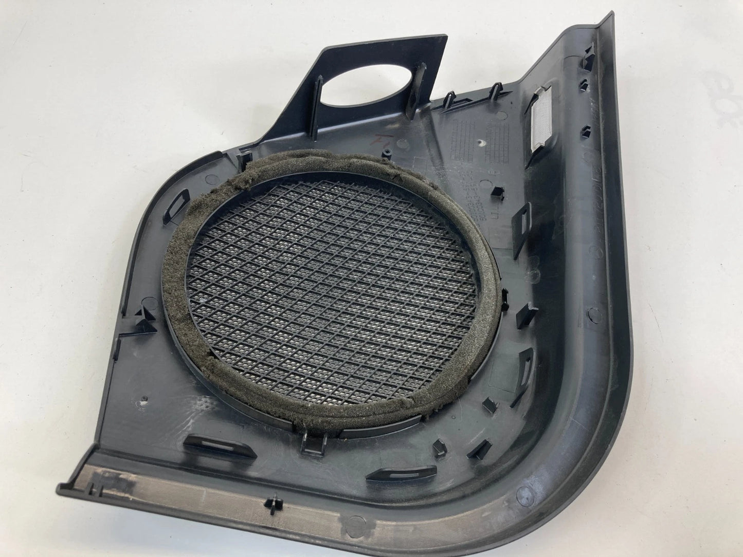 03-09 MERCEDES-BENZ E350 FRONT LEFT SIDE DOOR SPEAKER GRILLE COVER A2117200148
