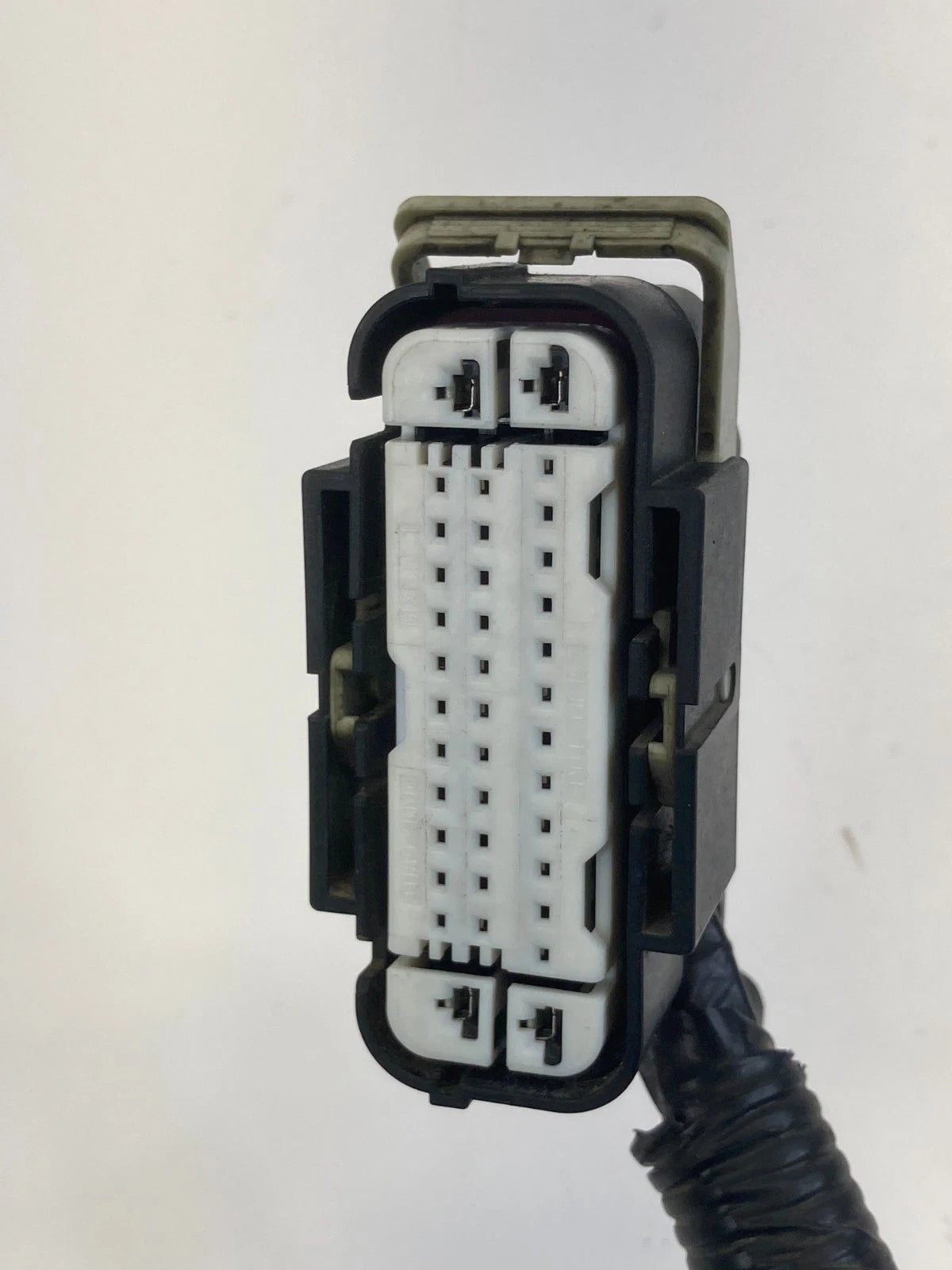 2010-2013 LINCOLN MKT 3.5L V6 AT ABS ANTI LOCK BRAKE PUMP PLUG PIGTAIL CONNECTOR